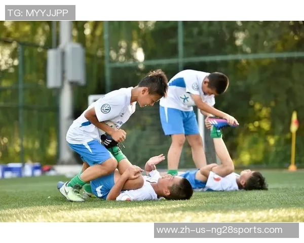 足球运动带来的身心健康与团队精神的双重益处探讨